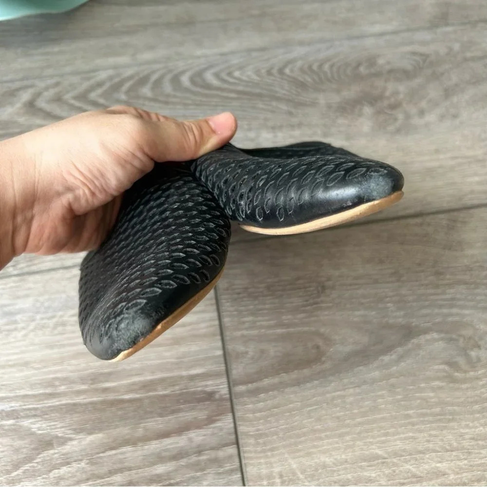 Dolce Vita Grant Perf Perforated Slip On Mules - Picture 8 of 9